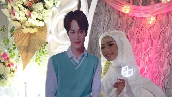 7 Foto Pernikahan Unik Fan Girl K-Pop yang Viral karena Serba EXO