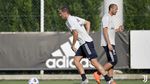 Pirlo Jalani Hari Pertama Latih Juventus, Difoto Bareng Ronaldo