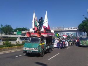Gabung Massa Buruh, Mahasiswa ke Depan DPR Tolak RUU Omnibus Law Gabung Massa Buruh, Mahasiswa ke Depan DPR Tolak RUU Omnibus Law