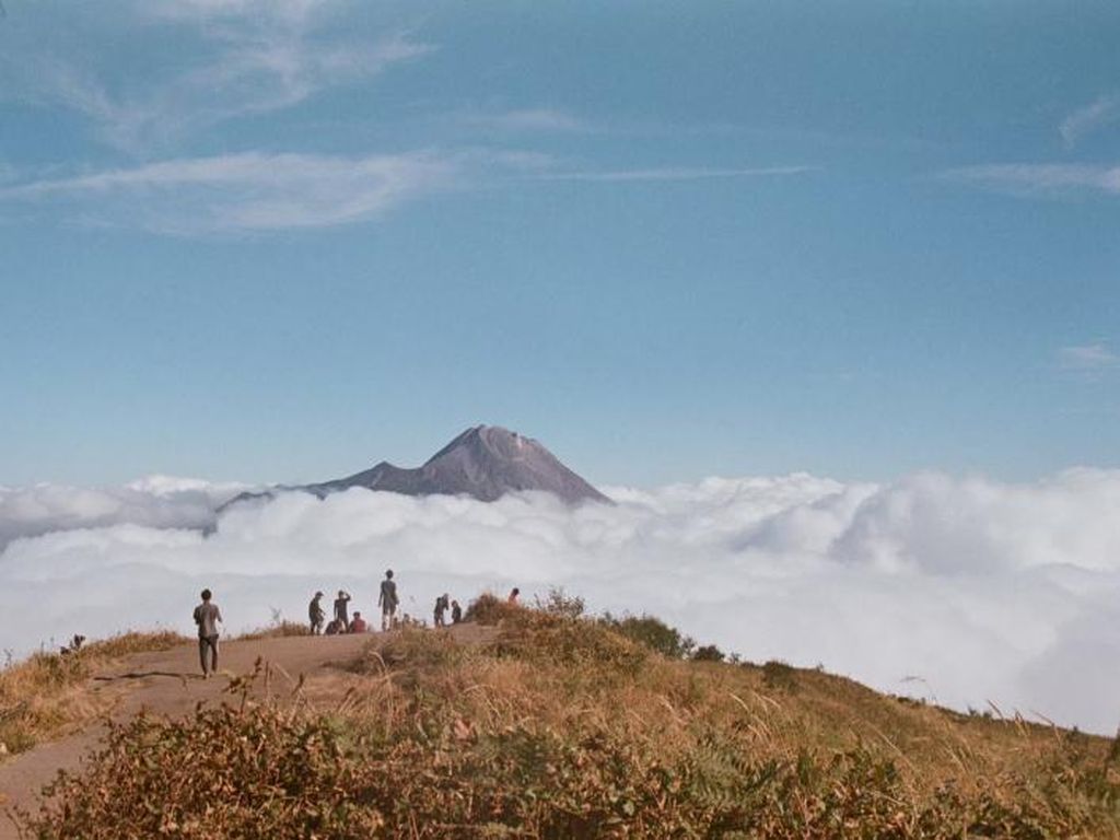 Memukaunya Gunung Merbabu via Jalur Selo Memukaunya Gunung Merbabu via Jalur Selo