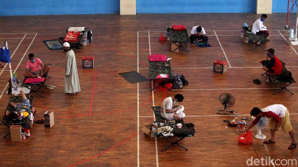 Mengintip Aktivitas Pasien OTG Corona di GOR Tambora