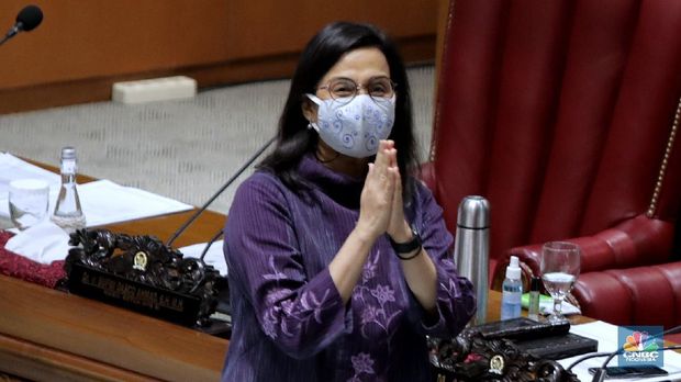 Menteri Keuangan Sri Mulyani menghadiri Rapat Paripurna DPR dengan agenda tanggapan Pemerintah terhadap Pandangan Fraksi atas RUU tentang P2 APBN TA 2019. (CNBC Indonesia/Muhammad Sabki) Menteri Keuangan Sri Mulyani menghadiri Rapat Paripurna DPR dengan agenda tanggapan Pemerintah terhadap Pandangan Fraksi atas RUU tentang P2 APBN TA 2019. (CNBC Indonesia/Muhammad Sabki)