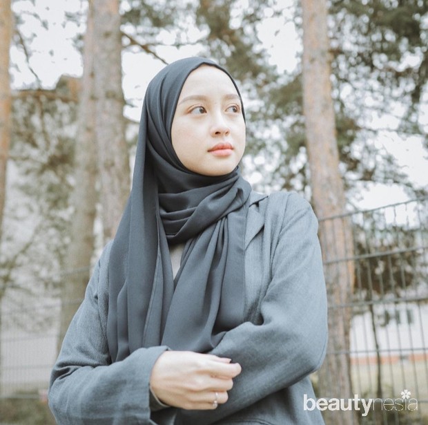 Model Pashmina/instagram.com/gitasav/ 5 model hijab untuk wajah bulat