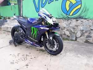 Ngebet MotoGP, Ini Penampakan Vixion yang Dimodifikasi ala Motor Valentino Rossi