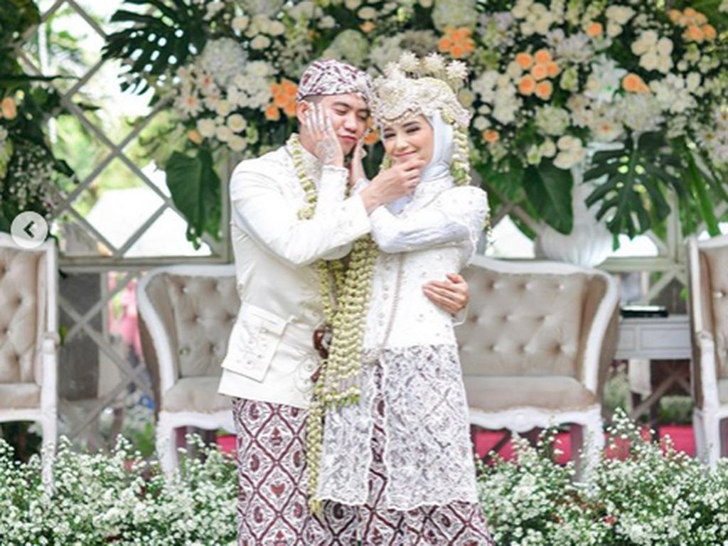 Profil Nadya Mustika Rahayu, Istri Rizki DA yang Ditinggal Saat Hamil Profil Nadya Mustika Rahayu, Istri Rizki DA yang Ditinggal Saat Hamil