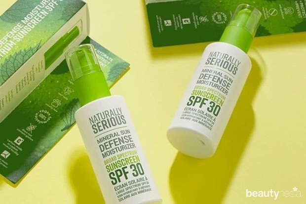 salah satu tinted sunscreen 2020 yang wajib coba adalah Naturally Serious Mineral Sun Defense Moisturizer Sunscreen SPF 30