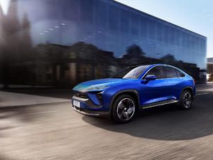 Mobil Listrik China Nio Bisa Jalan 1.000 KM Sekali Ngecas, Nyetir 14 Jam Nonstop Mobil Listrik China Nio Bisa Jalan 1.000 KM Sekali Ngecas, Nyetir 14 Jam Nonstop