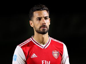 Arsenal Permanenkan Mari dan Soares