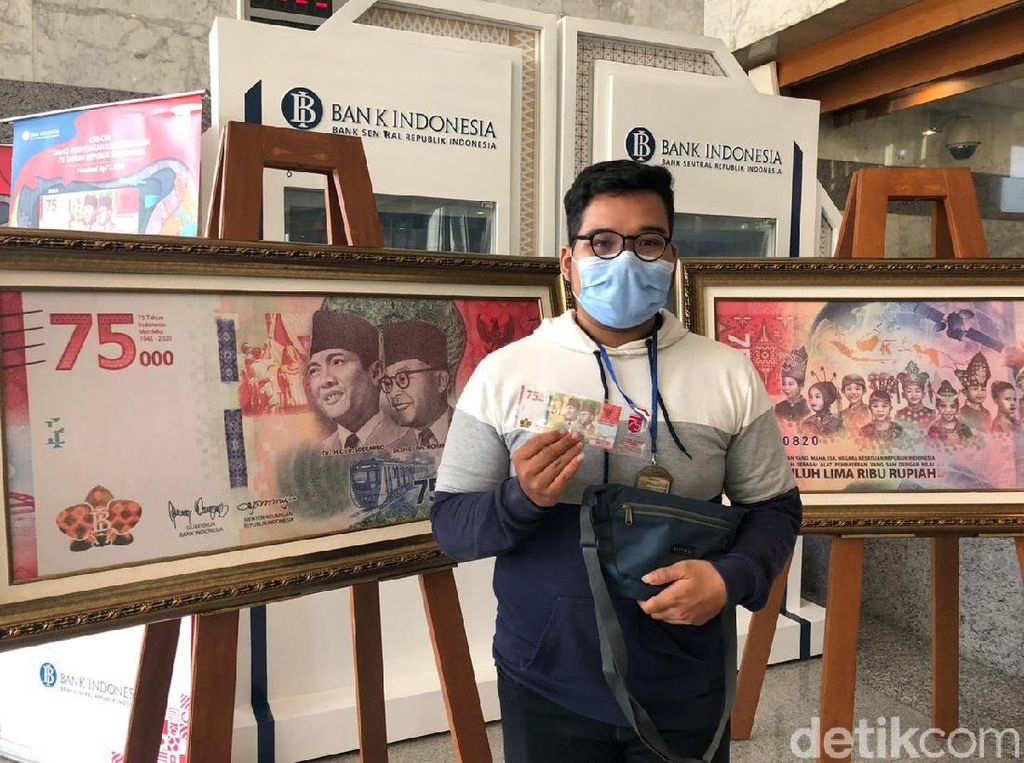 Jauh-jauh dari Bogor ke Jakarta Buat Tukar Uang Khusus Rp 75 Ribu Jauh-jauh dari Bogor ke Jakarta Buat Tukar Uang Khusus Rp 75 Ribu
