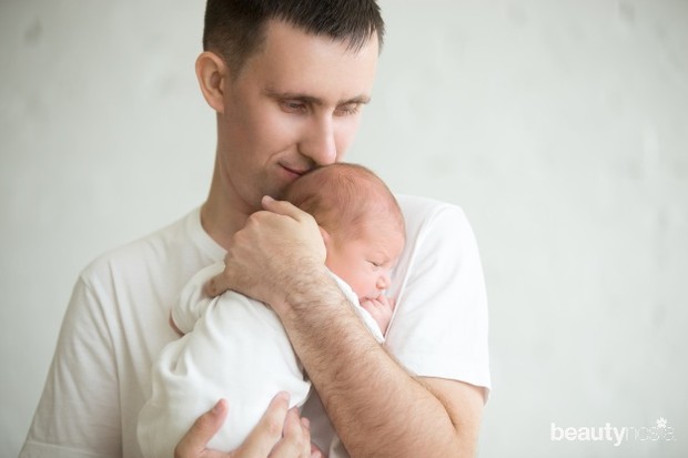 Peran Ayah dan Bayi Baru Lahir/ Foto: Freepik.com Peran ayah dan Bayi Baru Lahir
