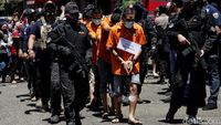 Polisi Bersenjata Kawal Rekonstruksi Penembakan di Kelapa Gading