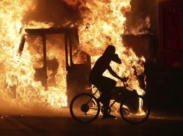 Polisi Tembak Pria Kulit Hitam, Warga AS Kembali Turun ke Jalan
