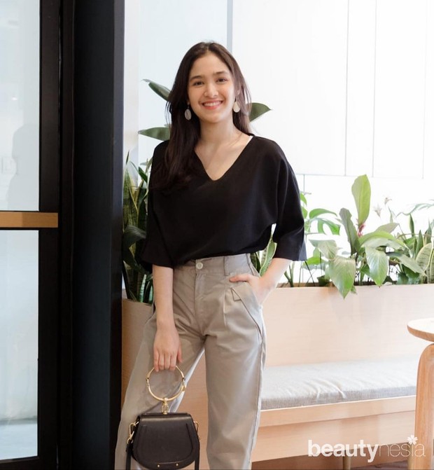 Memasuki usia remaja Cut Syifa pun semakin memiliki pesona  yang mampu membuat banyak orang jatuh hati dengannya.