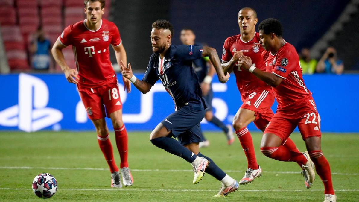 Pelanggaran Serge Gnabry terhadap Neymar disebut sebagai momen kunci kemenangan Bayern Munich. (Foto: Getty Images/Pool)
