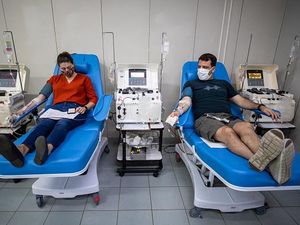 Selain Terapi Plasma Konvalesen, Ada Juga Terapi Plasmapheresis Selain Terapi Plasma Konvalesen, Ada Juga Terapi Plasmapheresis