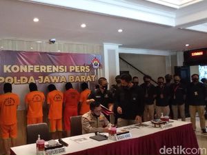 Satu Pelaku Pelemparan Molotov ke PDIP Cileungsi Ditangkap, Ini Perannya Satu Pelaku Pelemparan Molotov ke PDIP Cileungsi Ditangkap, Ini Perannya