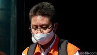 Tersangka Suap Alih Fungsi Hutan Ini Tertunduk Aja
