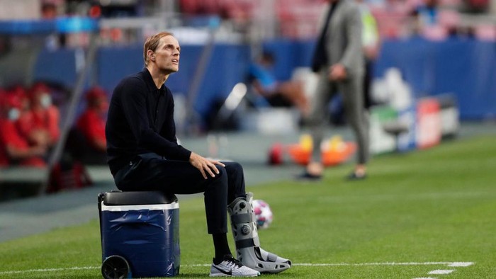 LISBON, PORTUGAL - AUGUST 18: Thomas Tuchel, Manager of Paris Saint-Germain looks on during the UEFA Champions League Semi Final match between RB Leipzig and Paris Saint-Germain F.C at Estadio do Sport Lisboa e Benfica on August 18, 2020 in Lisbon, Portugal. (Photo by Manu Fernandez/Pool via Getty Images)