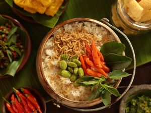 Keunikan Nasi Liwet Sunda, Disajikan di Kastrol hingga Jadi Tradisi Ngaliwet Keunikan Nasi Liwet Sunda, Disajikan di Kastrol hingga Jadi Tradisi Ngaliwet