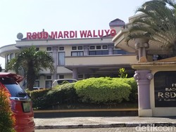 Momen Haru Saat Wanita di Blitar Dikabarkan Meninggal dan Dibuatkan Liang Lahad