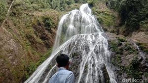 Foto: Air Terjun Proposan yang Eksotis