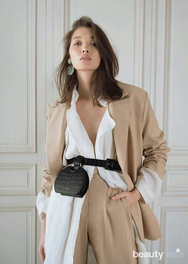 Cocok untuk wanita yang membawa sedikit barang karena ukurannya.