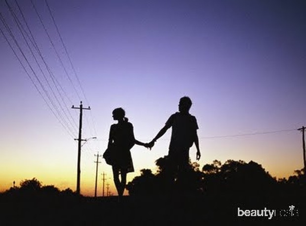 Berjalan - jalan di taman/acturinda Illustrasi pasangan yang berjalan - jalan