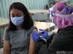 Sambut Hari Kanker Sedunia, Menkes Budi Ajak Perempuan RI Vaksinasi HPV
