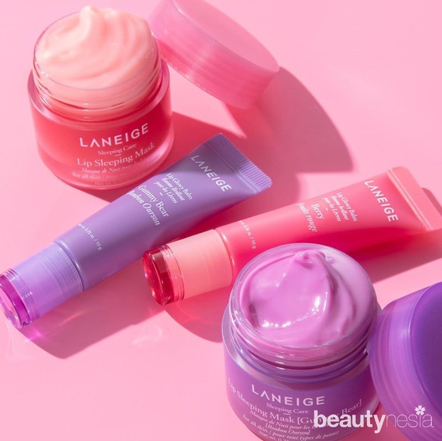Gummy Bear Lip Glowy Balm memiliki aroma lavender dan bertektur ringan yang mampu menghidrasi serta memberi warna bibir sepanjang hari.