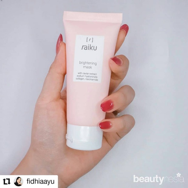Raiku Brightening Mask efektif menghidrasi, melembapkan, menghaluskan, mengenyalkan, meremajakan, serta mencerahkan kulit sepanjang malam.