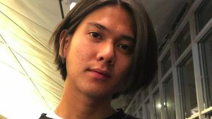 Iqbaal Ramadhan Kini Gondrong, Lihat Transformasi Gaya Rambutnya