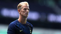 Kiper Joe Hart pun dianggap punya kembaran di Hollywood. Siapa sih? Geser ke kanan langsung ya. Foto: (Getty Images/Catherine Ivill)