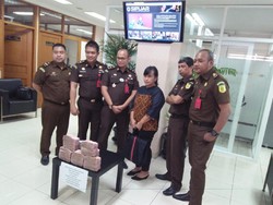 Kejari Jakbar Terima Uang Pengganti Rp 698 Juta di Kasus Perangkap Sampah