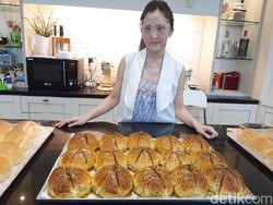 Baker Muda Ini Sukses Jual 400 Korean Garlic Cheese Bread Tiap Hari