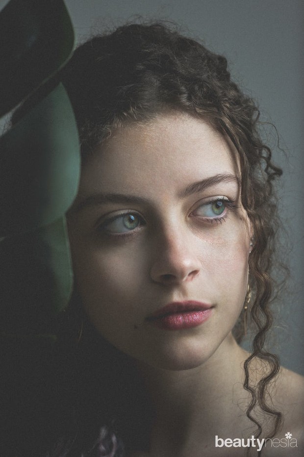 Lipstik berwarna burgundy / pexels.com Lipstik berwarna burgundy bisa dipakai untuk pemilik kulit sawo matang