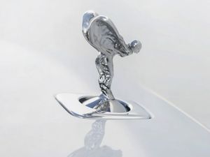 Awas Kaget! Ternyata Segini Pajak Mobil Rolls-Royce di Indonesia