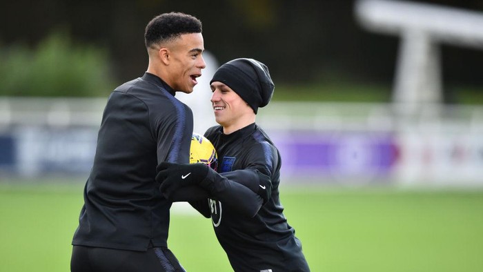 BURTON-UPON-TRENT, ENGLAND - NOVEMBER 11: Phil Foden and Mason Greenwood of England U21s takes part in a training session at St Georges Park on November 11, 2019 in Burton-upon-Trent, England. (Photo by Nathan Stirk/2019 Getty Images)