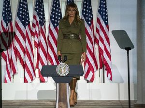 Melania Trump Bergaya Militer di Konvensi Partai Republik, Pidatonya Dipuji Melania Trump Bergaya Militer di Konvensi Partai Republik, Pidatonya Dipuji