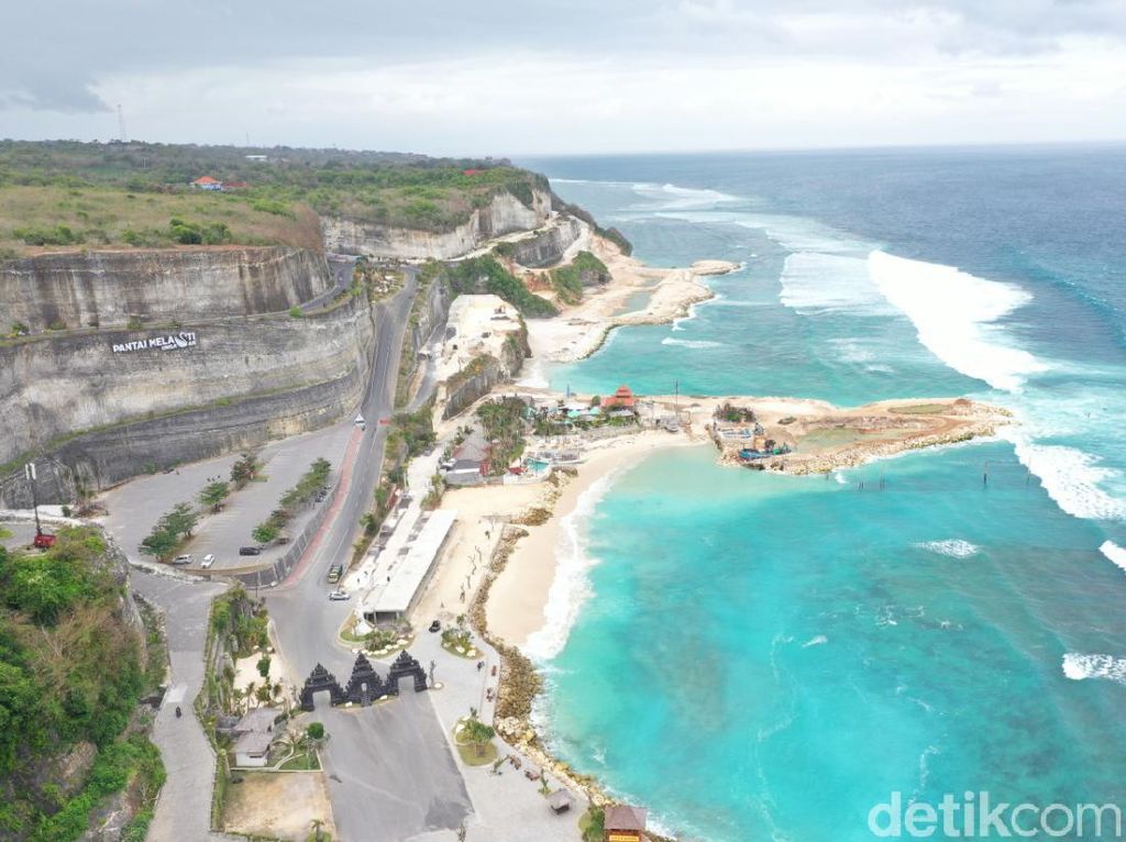 Berita dan Informasi Pantai melasti Terkini dan Terbaru Hari ini - detikcom