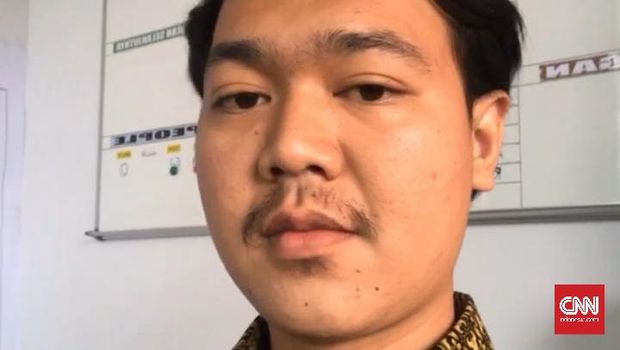 Gubernur DKI Jakarta Anies Baswedan menerbitkan Peraturan Gubernur (Pergub) Nomor 80 Tahun 2020 tentang Pelaksanaan Pembatasan Sosial Berskala Besar pada Masa Transisi Menuju Masyarakat Sehat, Aman, dan Produktif.