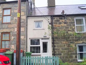 Potret Rumah Langsing Lebarnya Cuma 2 Meter, Bagian Dalamnya Bikin Terkejut