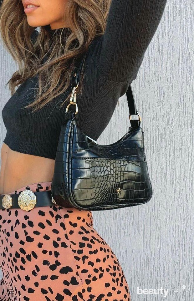 Cocok bagi wanita yang ingin tas bertali namun tidak panjang atau pendek.