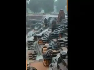 PM India Bagikan Video Kuil Ikonik Gujarat Saat Hujan dan Viral PM India Bagikan Video Kuil Ikonik Gujarat Saat Hujan dan Viral