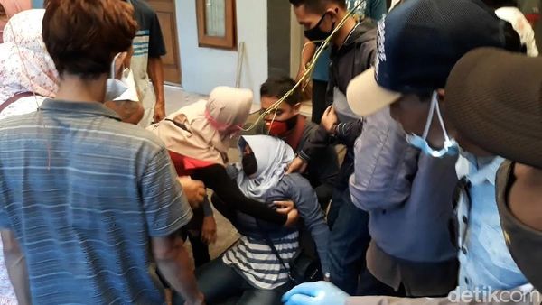 Tangis Kerabat Korban Pembunuhan 4 Sekeluarga di Sukoharjo