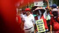 Foto-foto Petani Medan Geruduk Istana Negara