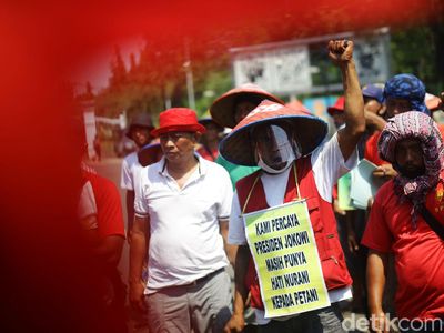 Foto-foto Petani Medan Geruduk Istana Negara
