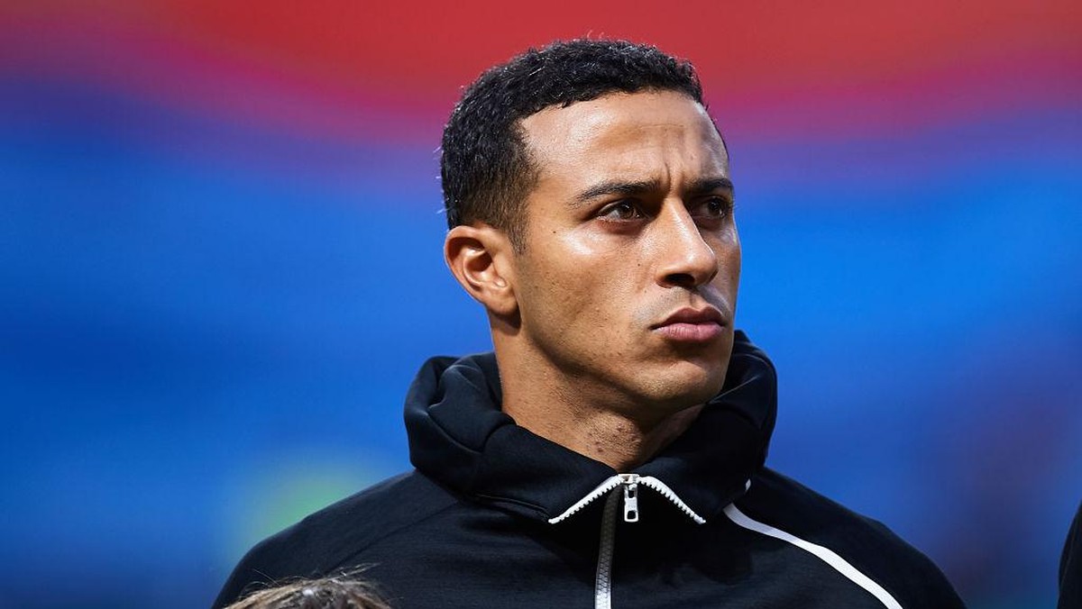 Marc-Andre ter Stegen ingin melihat Thiago Alcantara kembali berseragam Barcelona (Foto: Getty Images/Juan Manuel Serrano Arce)