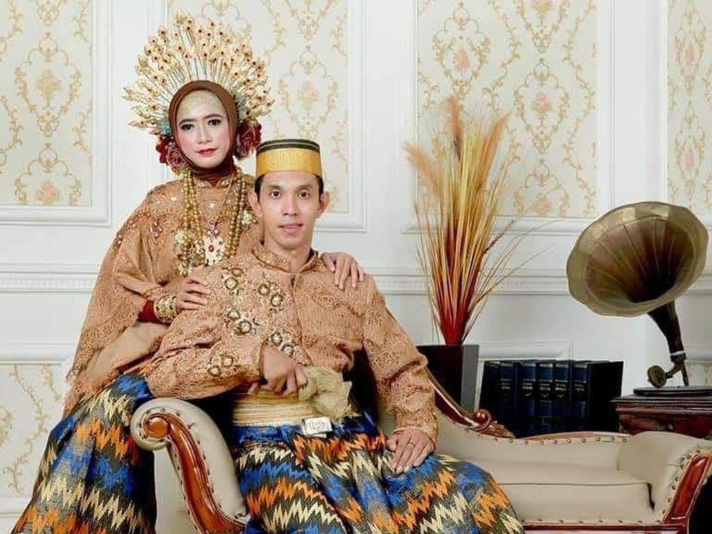 Pengakuan Blak-blakan Waria yang Viral Kembali Jadi Pria dan Kini Menikah Pengakuan Blak-blakan Waria yang Viral Kembali Jadi Pria dan Kini Menikah
