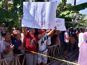 Fakta Baru dari Olah TKP Pembunuhan 4 Orang Sekeluarga oleh Rekan Bisnis Fakta Baru dari Olah TKP Pembunuhan 4 Orang Sekeluarga oleh Rekan Bisnis