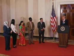 Trump Naturalisasi 5 WNA, 1 di Antaranya Kulit Hitam